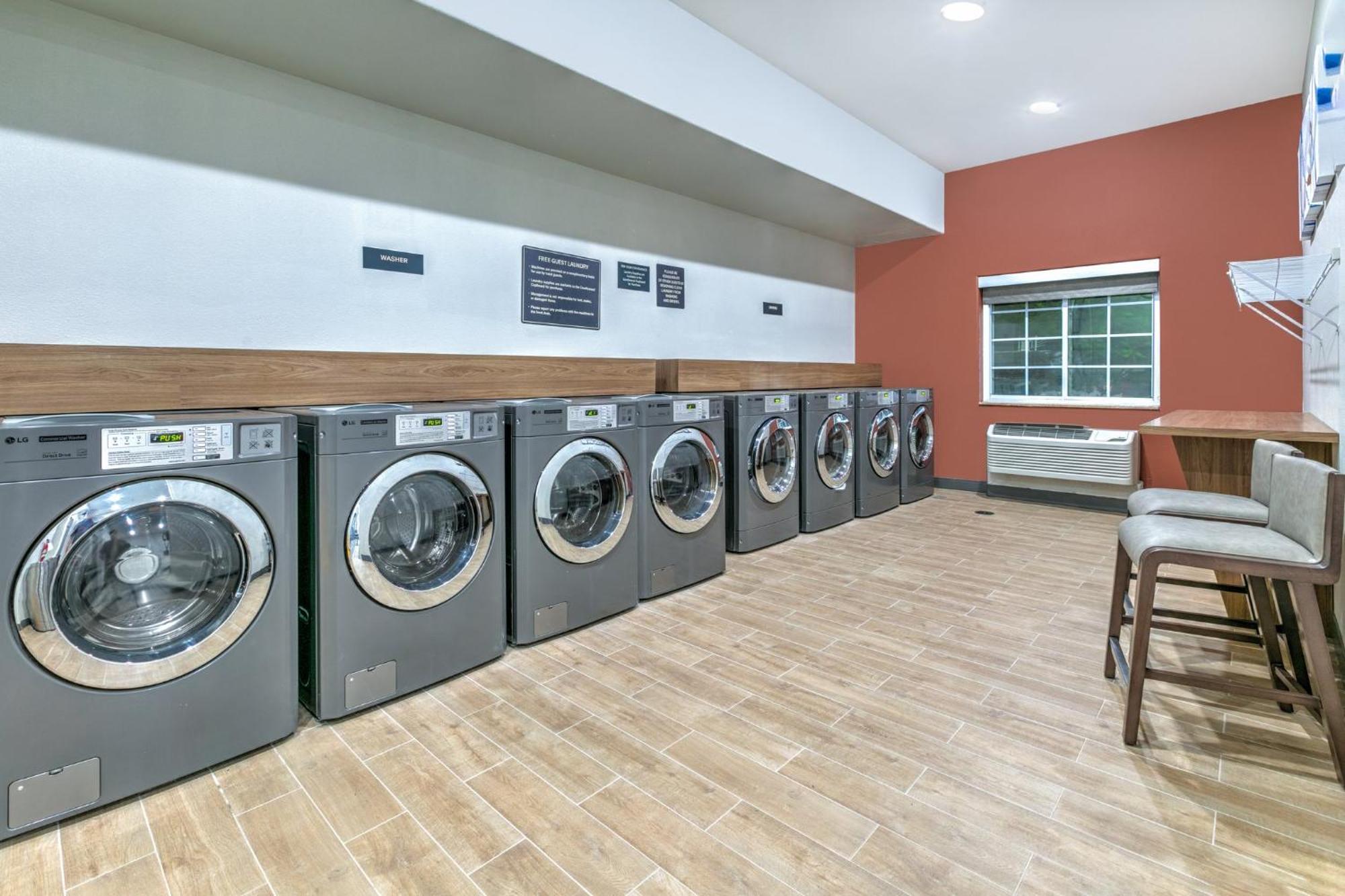 Candlewood Suites Lake Jackson By Ihg Exteriör bild