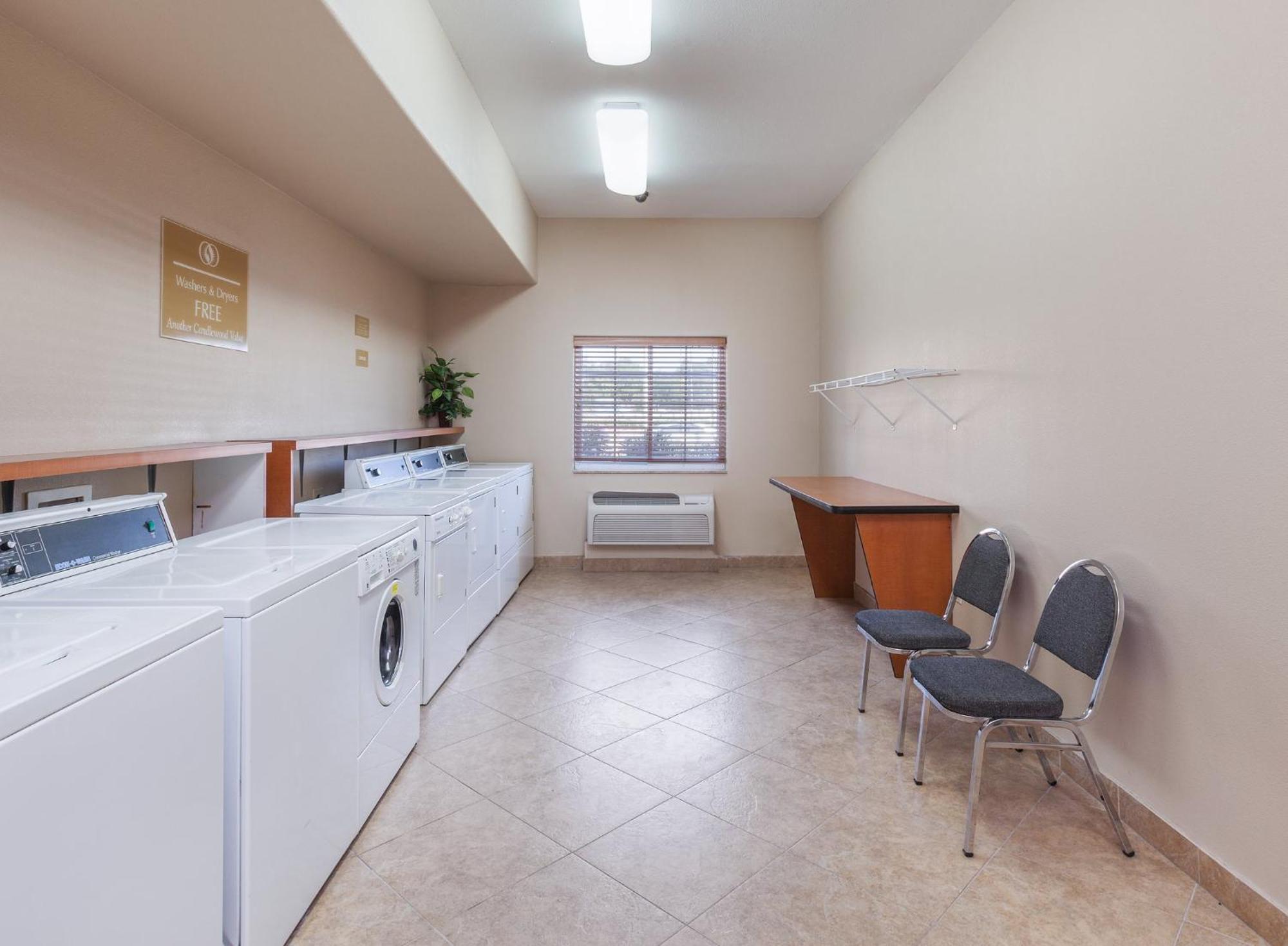 Candlewood Suites Lake Jackson By Ihg Exteriör bild